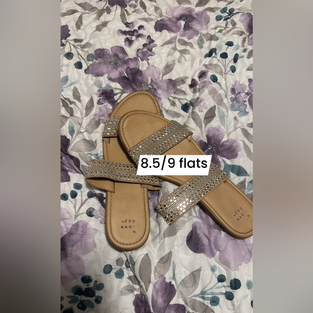 Women’s 8.5/9 sparkley cute flats